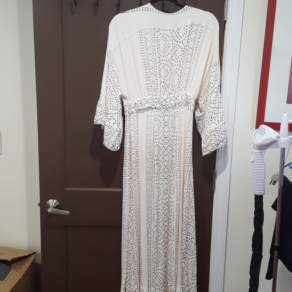 Woman's clothes - Picture 4 of 8